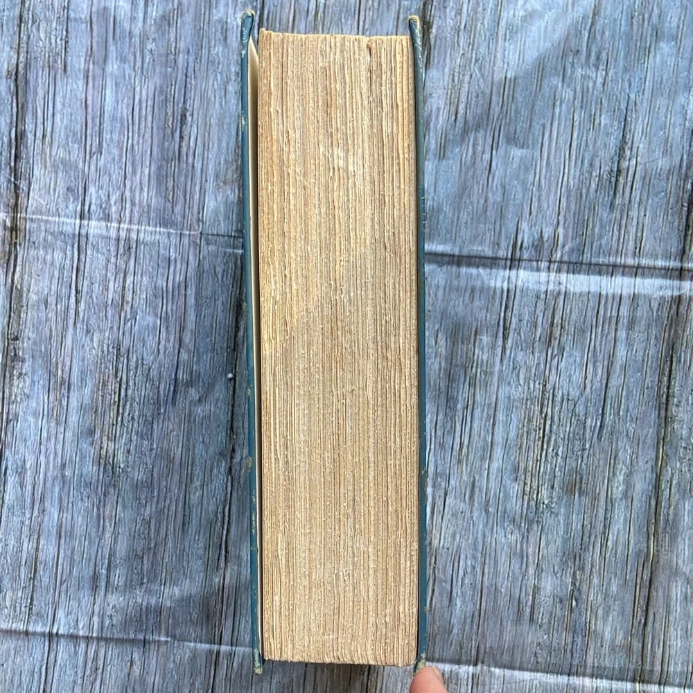 Vintage Classic 'Gone with the Wind' Book copyright 1964 (second printing)
